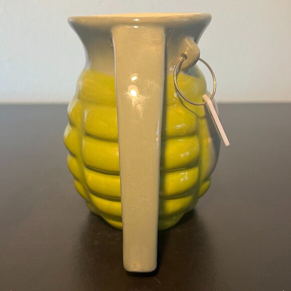 BIG MOUTH.Hand Grenade Shaped COMPLAINT DEPARTMENT "Take a Number" Novelty Mug - Picture 7 of 12